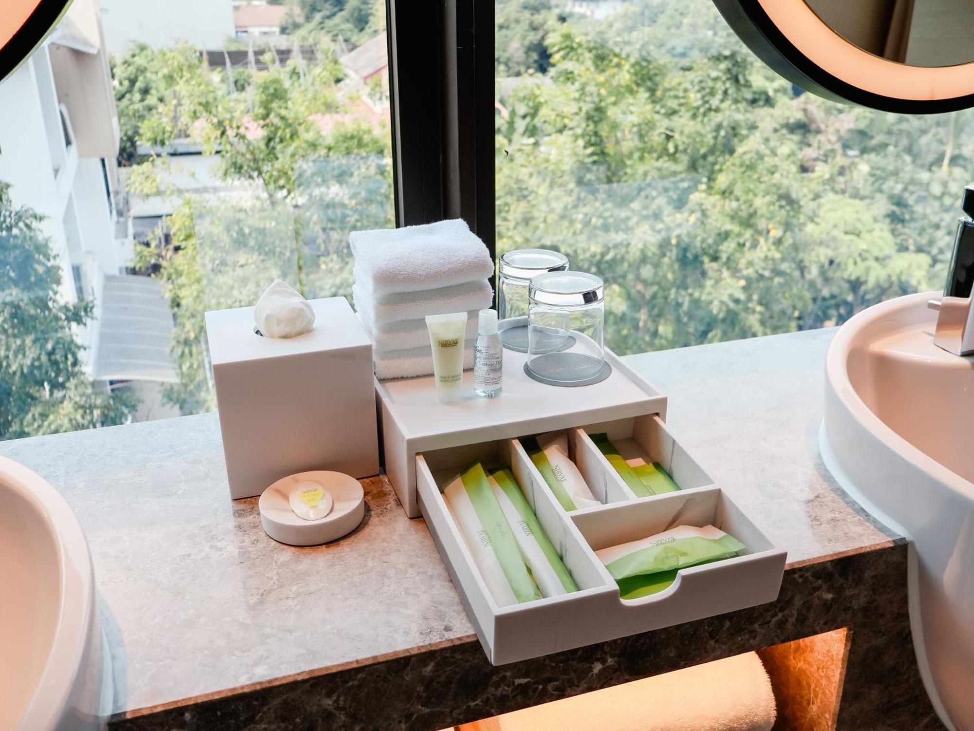 Courtyard By Marriott Bangkok Suvarnabhumi Airport Buitenkant foto