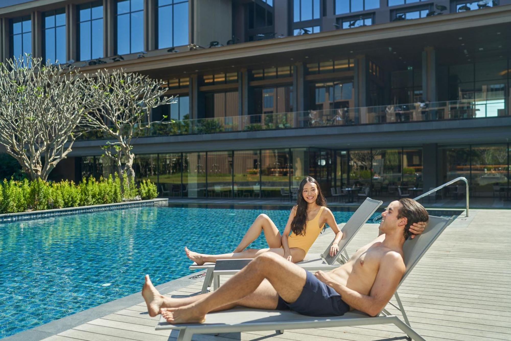 Courtyard By Marriott Bangkok Suvarnabhumi Airport Buitenkant foto