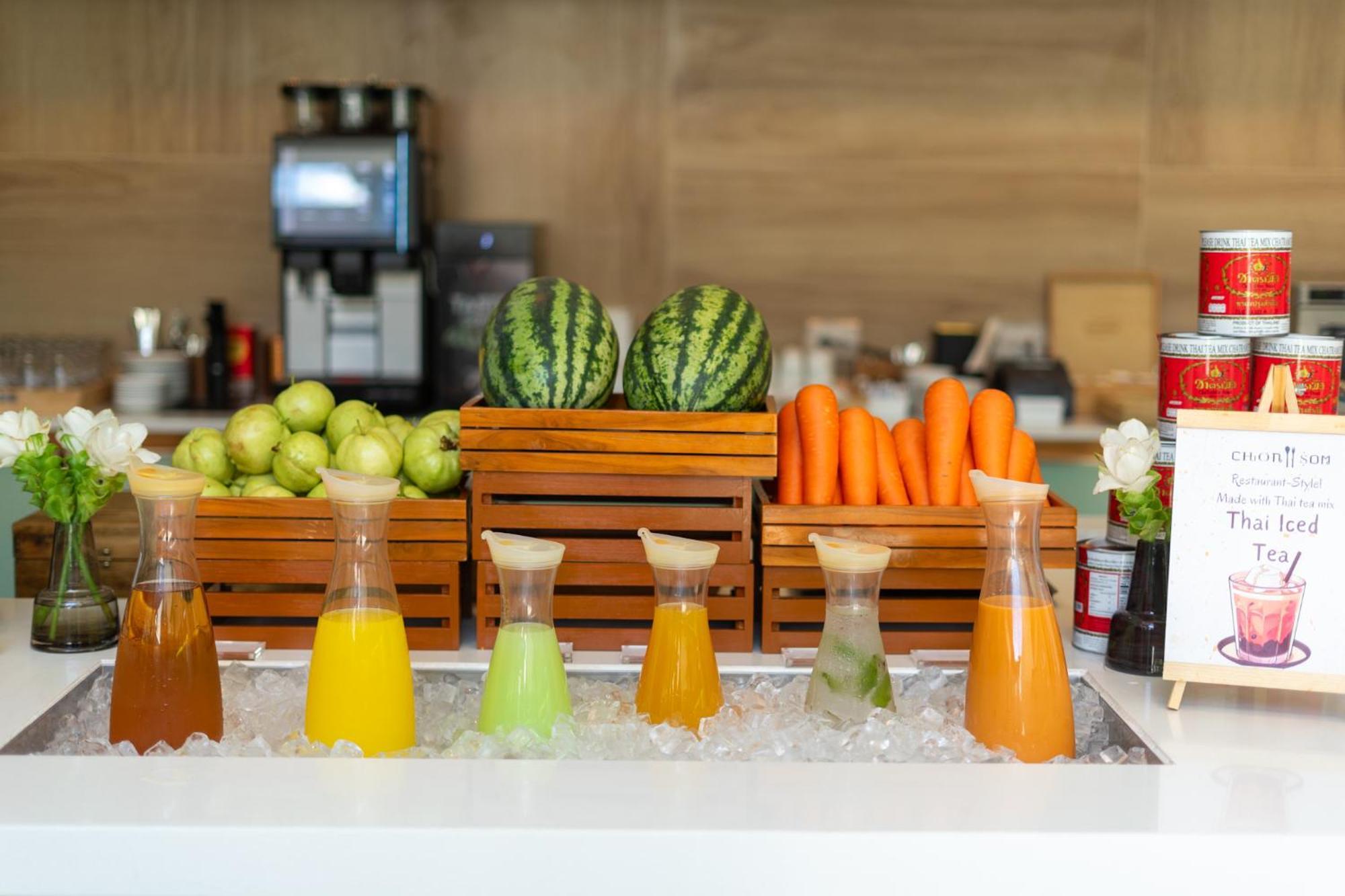 Courtyard By Marriott Bangkok Suvarnabhumi Airport Buitenkant foto