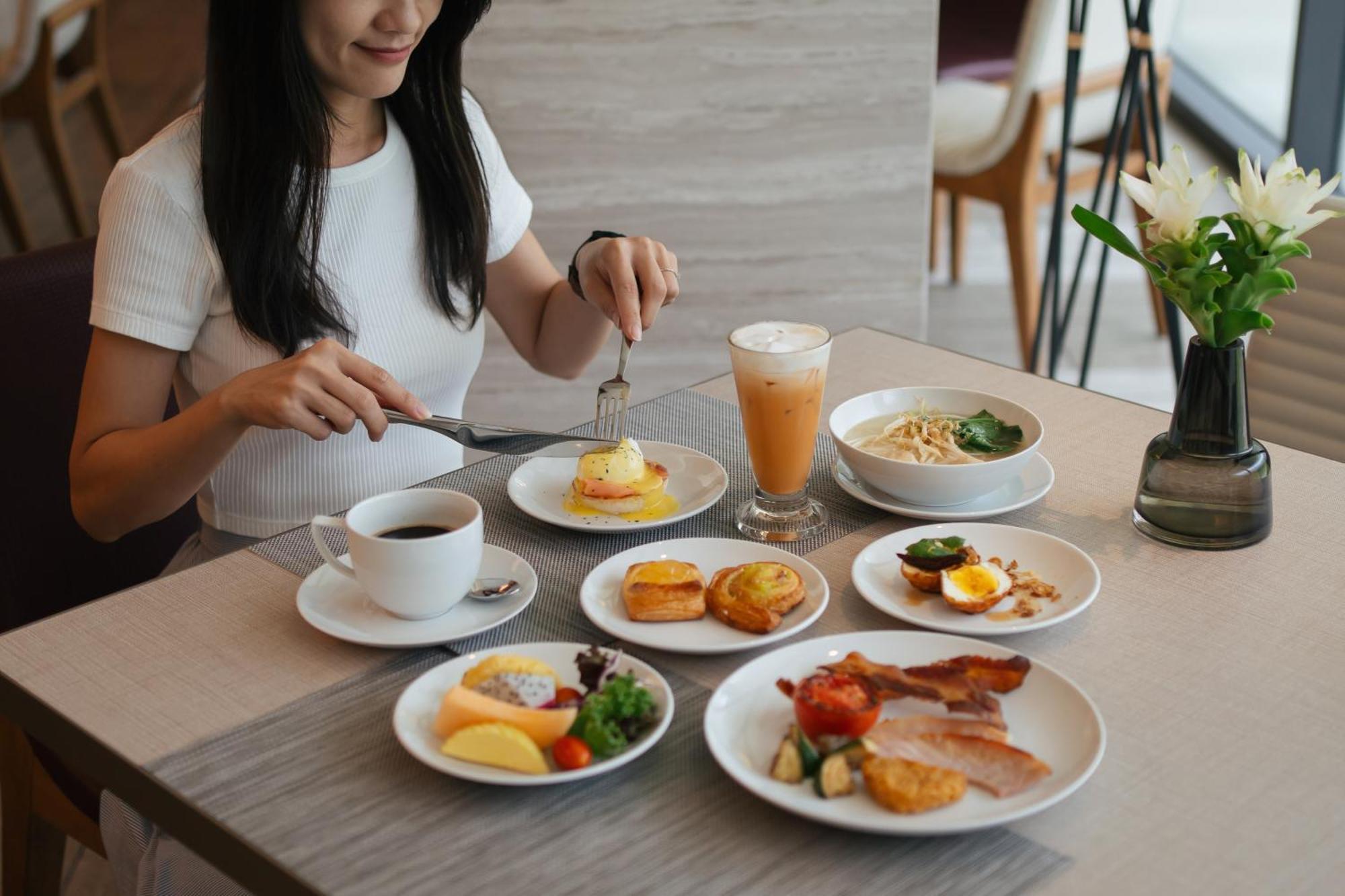 Courtyard By Marriott Bangkok Suvarnabhumi Airport Buitenkant foto