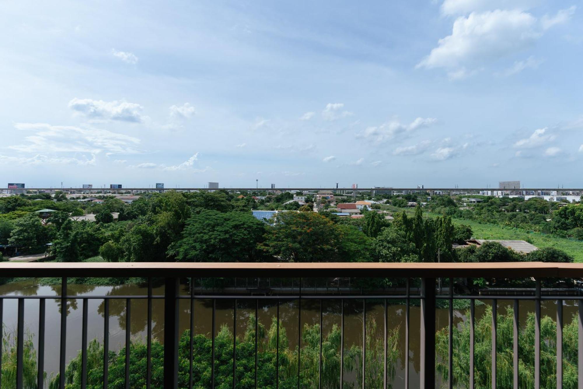 Courtyard By Marriott Bangkok Suvarnabhumi Airport Buitenkant foto