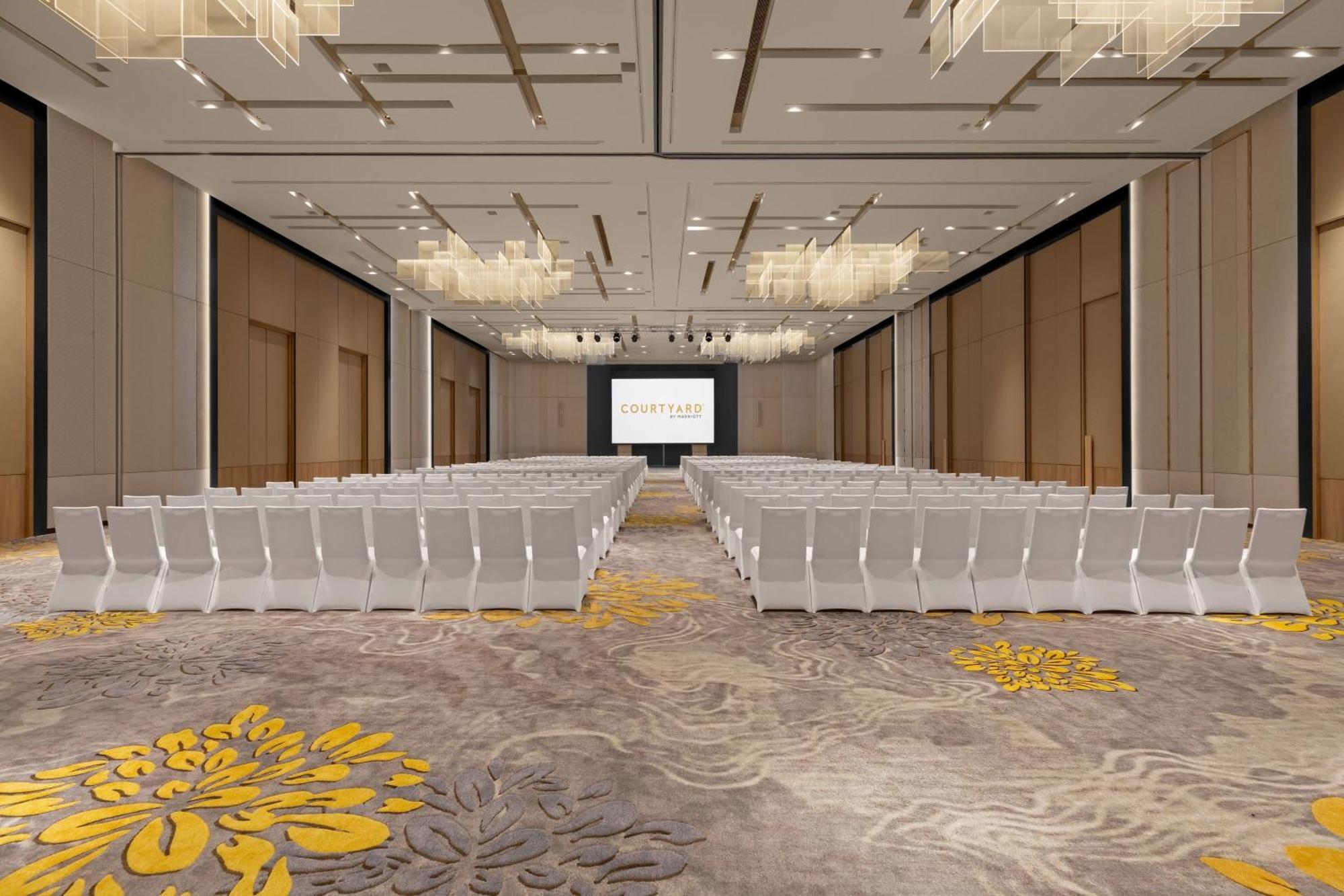 Courtyard By Marriott Bangkok Suvarnabhumi Airport Buitenkant foto