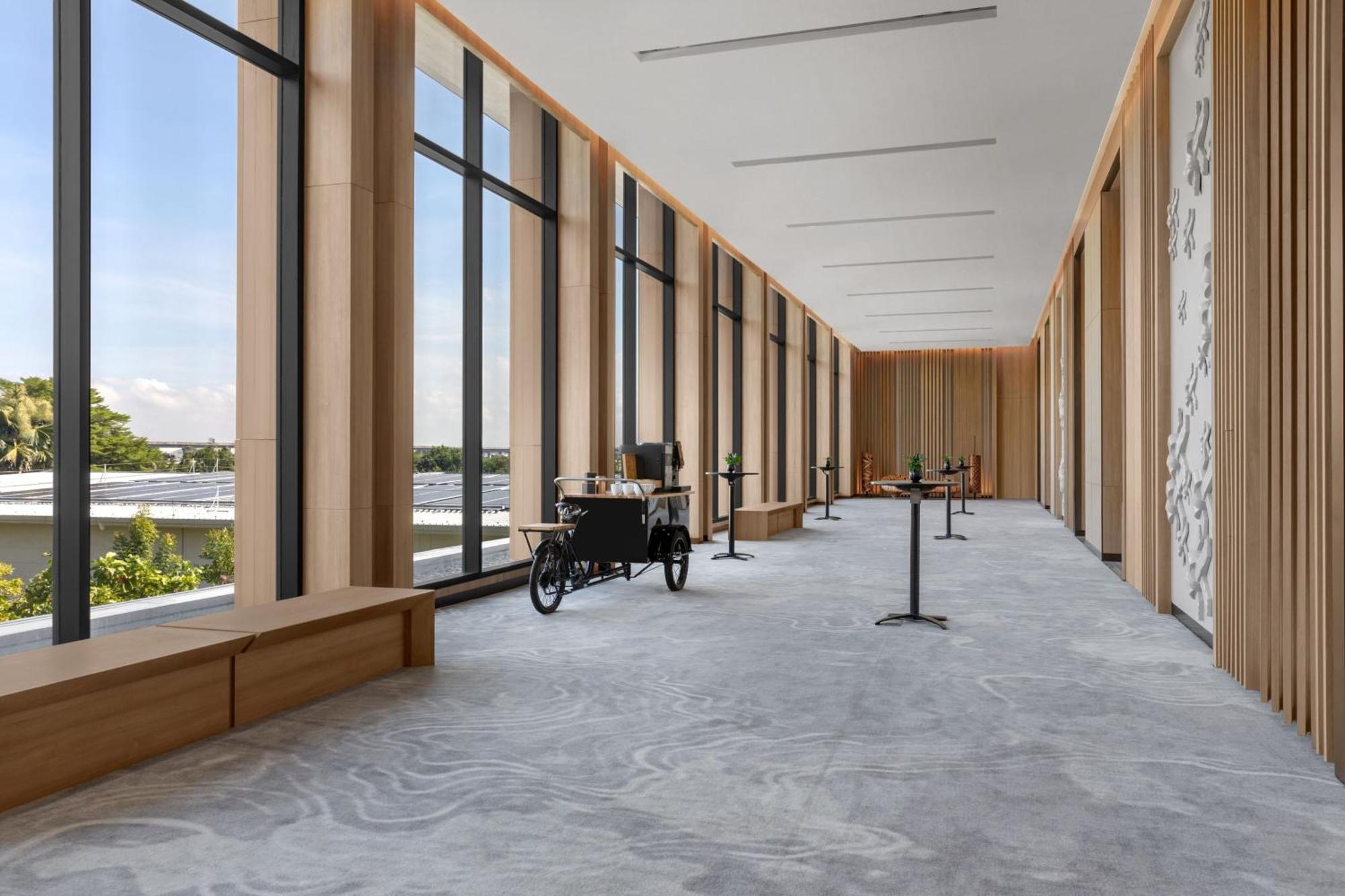 Courtyard By Marriott Bangkok Suvarnabhumi Airport Buitenkant foto